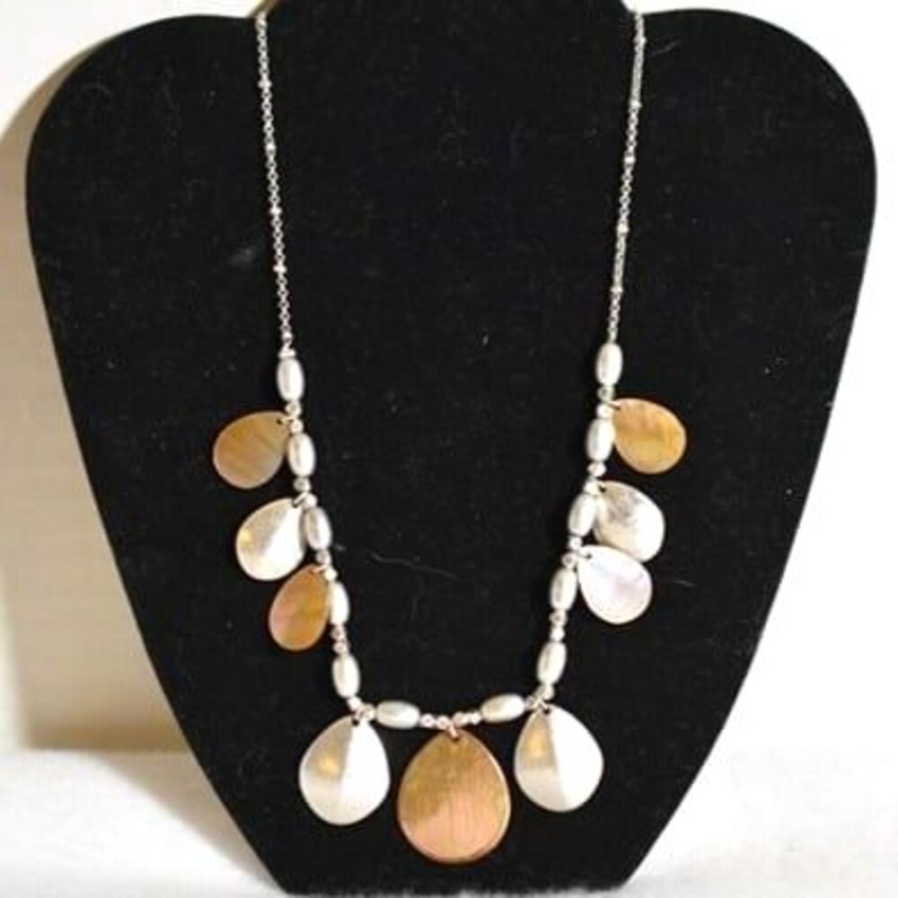 Vintage Classic Mother Of Pearl/Silver Tone Metal Dangles/Beads 20" Necklace